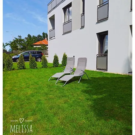 Melissa Apartman 巴拉顿菲赖德